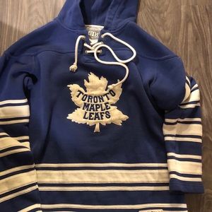 Toronto maple leafs hoodie